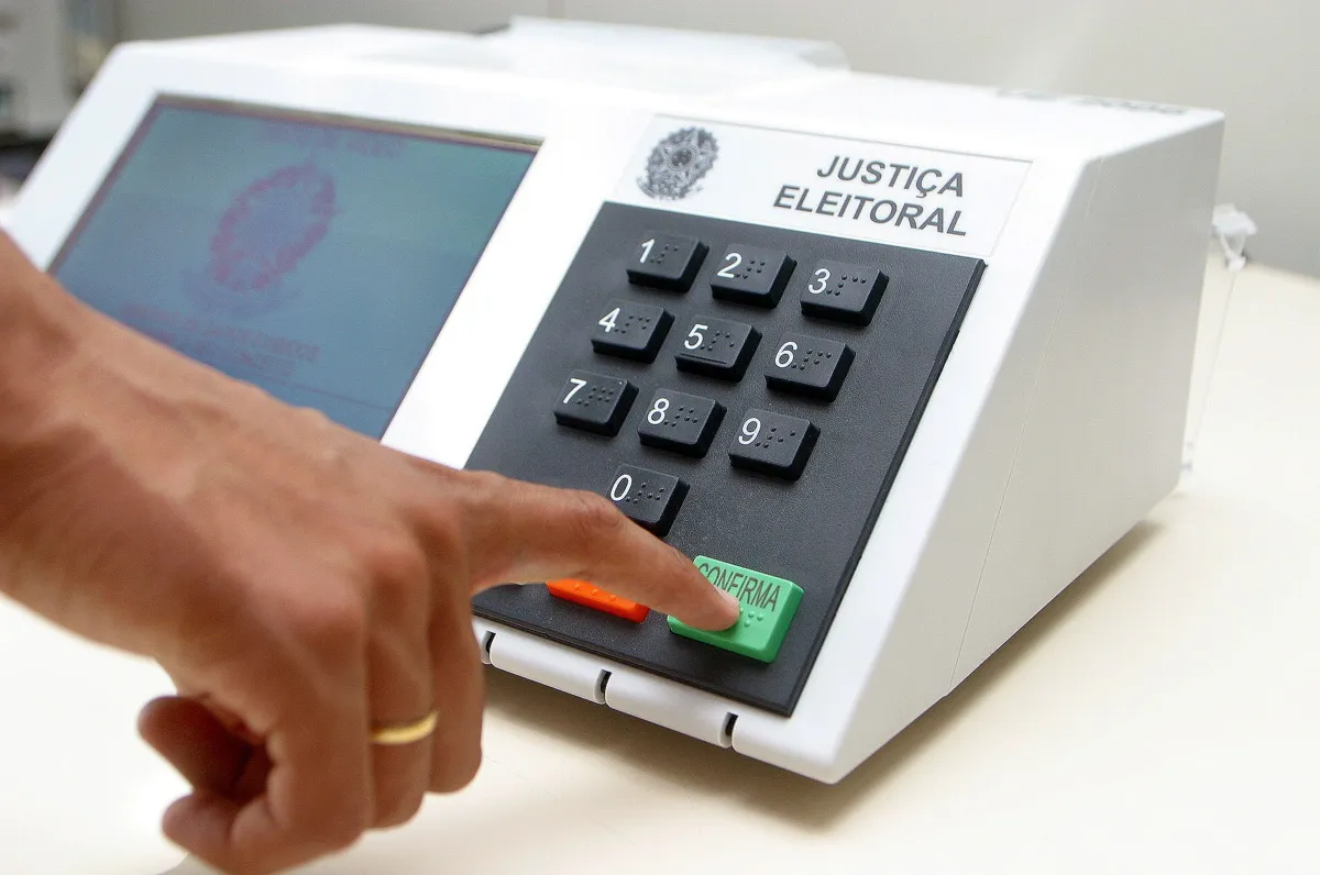 Horário eleitoral gratuito para presidente e deputados estreia hoje
